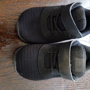 Toddler black sneakers